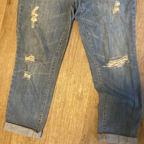 Gap Relaxed & distressed boyfriend jeans #55 - Picture 3 of 5